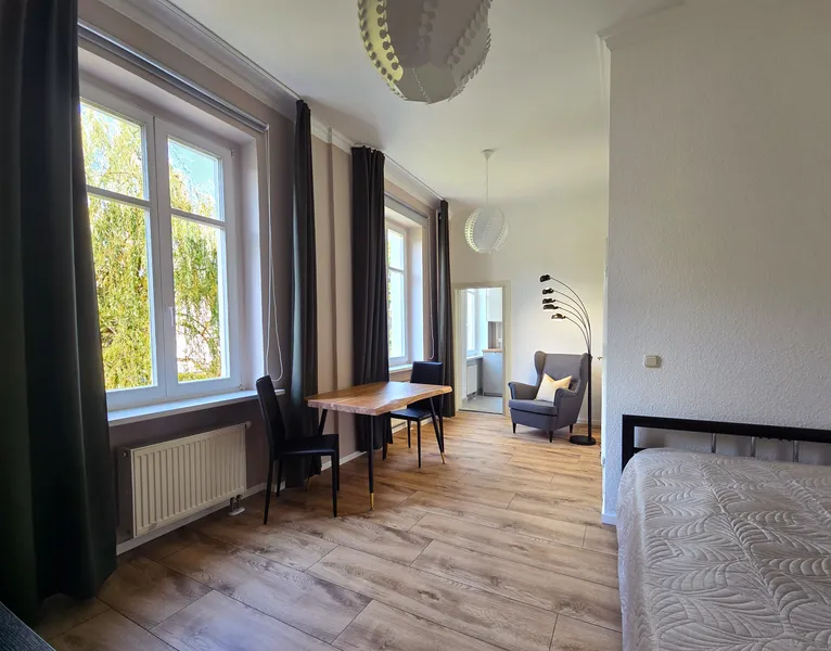 Grün, Ruhe & zentrumsnah im Prinzenviertel: Voll möbliertes Apartment in sanierter Landhausvilla — photo 1